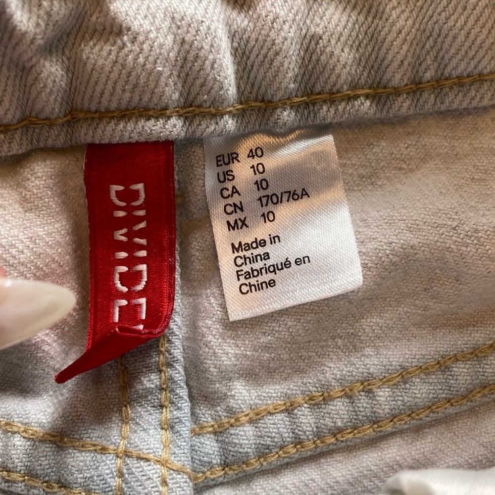 H&M Jean Shorts - Picture 4 of 4